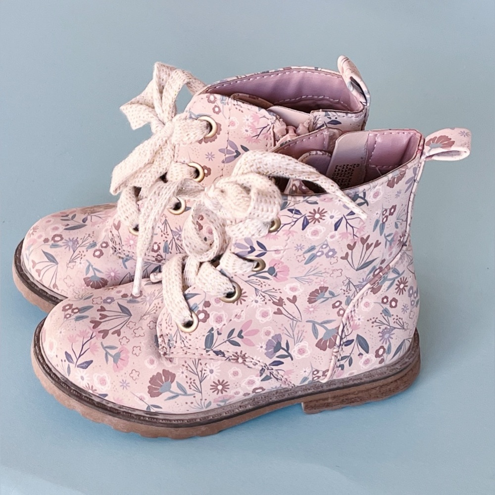 Cat and Jack lavender floral boots size 8
